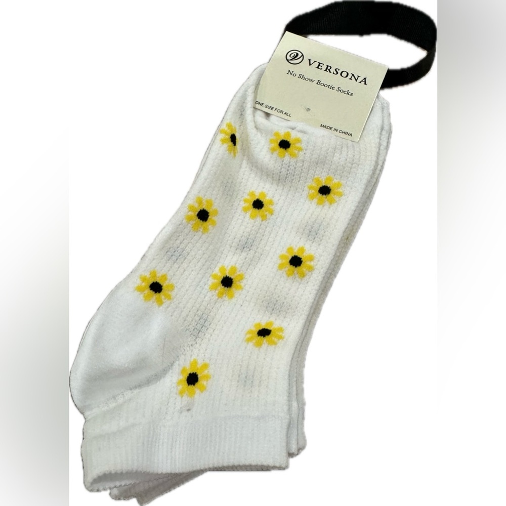 NWT Yellow‎ Flowers and Stripe No Show Socks One Size 3 Pack
